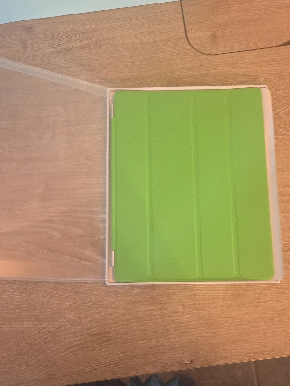Apple IPad Green Tri-Fold Tablet Cover